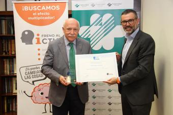 Carlos Aranda recibe sello Brain Caring People Empresa