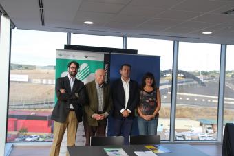 Aranda y Santa Cecilia, acompañados de Mario Martínez, de RACE y Natalia Fdez. Laviada, de Fraternidad-Muprespa 