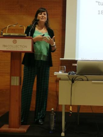 La conferencia de Fdez. Laviada llevaba por título “Entre el dicho y el  hecho… Un buen líder”