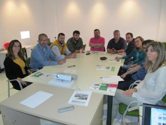 Trabajadores de varias empresas y colectivos acudieron a los talleres 