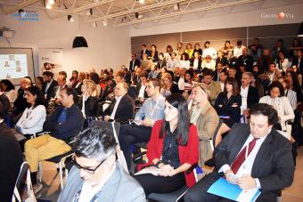 Vista de sala debate construcción sanitaria