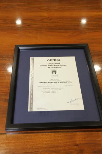 Certificado de Aenor entregado a Fraternidad-Muprespa