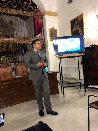 El director de la delegación en Osuna de Fraternidad-Muprespa, Ángel Sánchez, durante su intervención en el acto