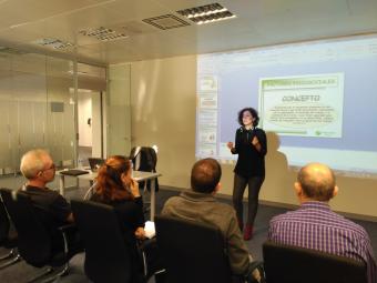 Marta Tejedor, técnico de prevención de Fraternidad-Muprespa, ofreció la charla Nuevos y no tan nuevos riesgos psicosociales