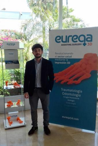 Jesús Corbacho, de 28 años, aúna con este proyecto sus dos pasiones: medicina y tecnología