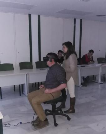 El equipo simula la conducción en situaciones de riesgo