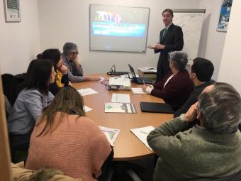 Diversos representantes de empresas cántabras acudieron a la charla