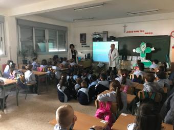 Els més petits es van familiaritzar amb els instruments mèdics més comuns