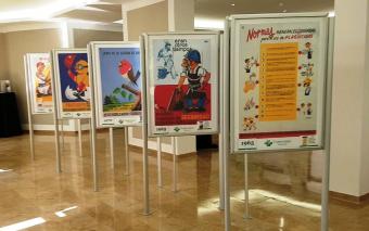 Los carteles tienen la común temática de la seguridad en el trabajo, la prevención y la salud laboral