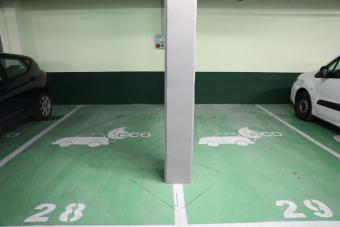 En las plazas de ecoparking se instalarán en breve puestos de recarga