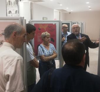 Miguel Ángel Quesada durante el presentación que realizó sobre la exposición