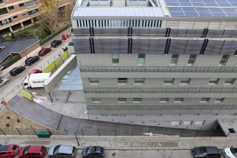 Vista aérea de la entrada del parking