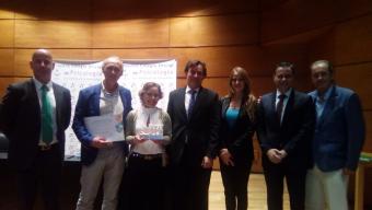 Momento de la entrega del diploma bonus 2017 a los representantes de Valeo Iluminacion