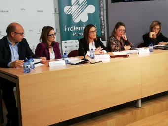 Representantes de los Agentes Sociales, durante la mesa redonda celebrada tras la jornada