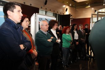 Público asistente ao acto de inauguración da mostra
