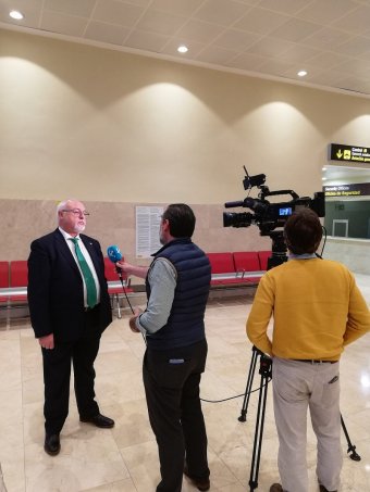Miguel Ángel Quesada facendo declaracións aos medios de comunicación