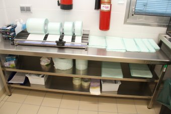 Ademais do propio material, a esterilización tamén atinxe ao envoltorio no que se almacena o devandito material 