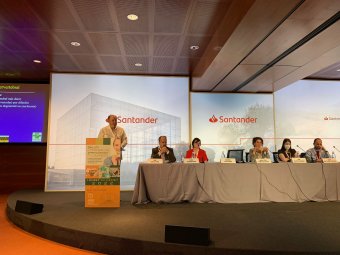 Mesa de intervención y Dr. Hevia