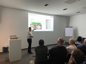Foto del Dr. Minuesa en su conferencia del curso de Arthex en Munich (3)
