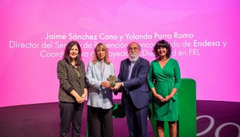 Carmen Rueda, directora Territorial de Fraternidad-Muprespa Madrid, Yolanda Parra, coordinadora del Proyecto de Diversidad en Prevención de Riesgos Laborales de Endesa,   Jaime Sánchez-Cano, director del Servicio de Prevención Mancomunado de Endesa, y Natalia Fdez. Laviada, subdirectora General de Prevención, Calidad y Comunicación de Fraternidad-Muprespa