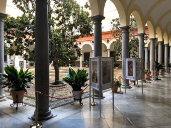 Exposición de carteles en el Atrio del Ayuntamiento de Granada