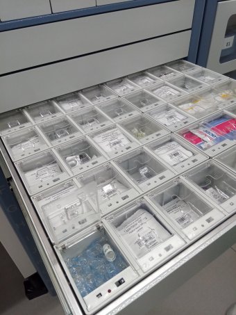 O sistema identifica inequívocamente o medicamento prescrito xa que despois do rexistro informático só se abrirá a caixa correspondente, tal e como se mostra na imaxe.