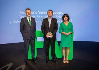 Jordi Batalla, director Provincial de Fraternidad-Muprespa Barcelona, José María Verdejo, director de Seguridad y Salud y Sistemas de Gestión del Grupo Agbar,  y Natalia Fdez. Laviada, subdirectora general de Prevención, Calidad y Comunicación de Fraternidad-Muprespa