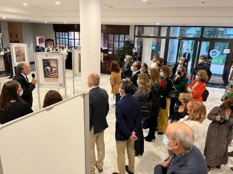 La exposición está compuesta por 48 reproducciones de carteles