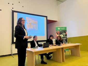 Lola Cortés, presentando a xornada