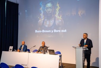 Momento de la intervención de Iván Fernández en la mesa redonda