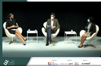 De izquierda a derecha Dolores Rico, William Cockburn y Natalia Fernández Laviada