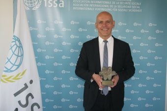 foto director general AISS