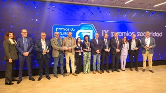 Foto de grupo de las personas y entidades premiadas 