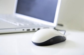 ratón y ordenador