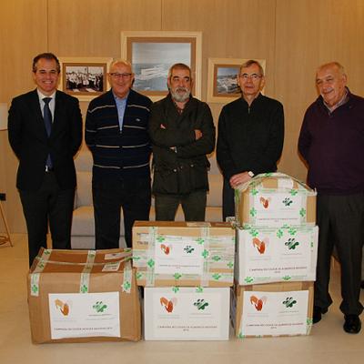 FRATERNIDAD-MUPRESPA DE A CORUÑA HACE ENTREGA DE ALIMENTOS Y ROPA A LA INSTITUCIÓN BENÉFICO SOCIAL PADRE RUBINOS