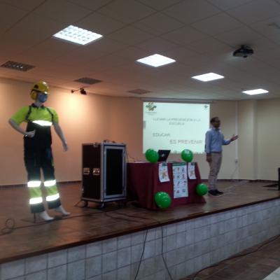 Educar en la prevención. Jornada realizada por Fraternidad-Muprespa en el Colegio Tacoronte de Tenerife