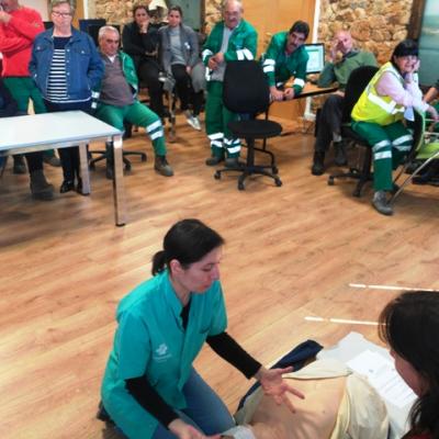 Taller de primeros auxilios impartido por Fraternidad-Muprespa en Barco de Valdeorras