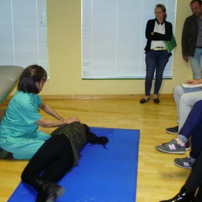 El pasado 27 de abril la Mutua Colaboradora con la Seguridad Social Fraternidad-Muprespa ha celebrado en Jaén una jornada denominada “Taller de primeros auxilios” enmarcada en la II Semana de prevención que nuestra Entidad ha organizado en todo el territorio nacional.  El acto ha estado dirigido principalmente a trabajadores de nuestras empresas mutualistas.  El director provincial de Fraternidad-Muprespa en Jaén, Ángel Gilabert ha agradecido la asistencia a todos los asistentes y ha presentado la jornada h