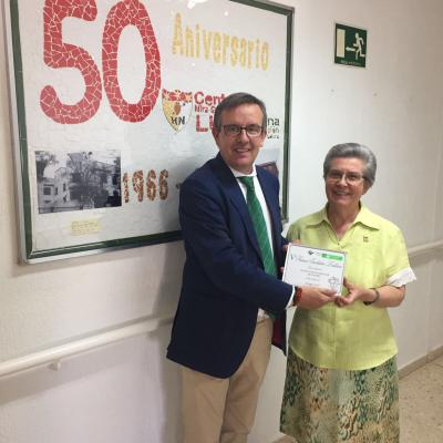 El Instituto Secular Hogar de Nazaret recibe el Diploma Escolástico Zaldívar