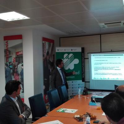 Fraternidad-Muprespa colabora en los cafés temáticos organizados por AJE en Ciudad Real