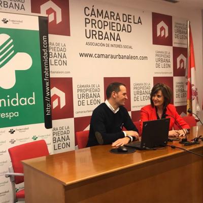 Carmen Ujidos y Victor Fernandez de Fraternidad-Muprespa