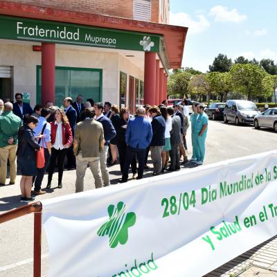 El pasado viernes 27 de abril, Fraternidad-Muprespa Mutua Colaboradora con la Seguridad Social de Ciudad Real, ha celebrado un acto coincidiendo con el 28 de abril Día Mundial de la Seguridad y Salud en el Trabajo. Durante el mismo, se ha conmemorado a los fallecidos por accidente de trabajo durante el 2017 en la provincia. El acto ha sido dirigido por José Luis Agudo director de Fraternidad-Muprespa en la provincia de Ciudad Real, quien ha dado la bienvenida a todos los asistentes al acto. En esta III Edi
