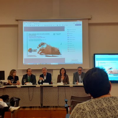 Mesa de médicos jornada Málaga