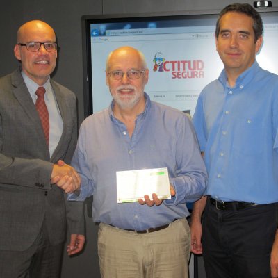 Fraternidad-Muprespa de Hospitalet de Llobregat entrega dos diplomas Bonus 2014 a empresas mutualistas