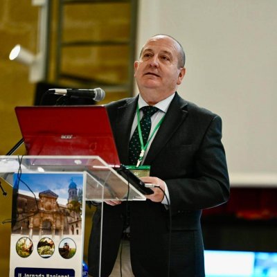 1.- Alfonso Gómez, durante su participación en la mesa redonda