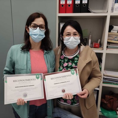 Mª ESTHER BELZUZ Y FARMACIA LA ROSALEDA
