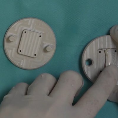 Colocación de la porción del tendón en la prensa