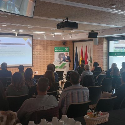 Assistents a la conferència celebrada a la sala d'actes de l'Hospital Fraternidad-Muprespa Habana
