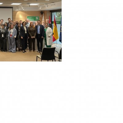 Foto de familia de participantes, ponentes y organizadores de la jornada