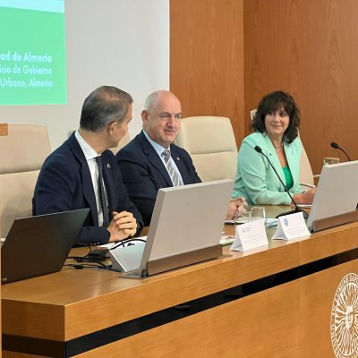 Amós García, Gabriel Aguilera y Natalia Fdez. Laviada